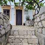 The View House Lucano בית נופש