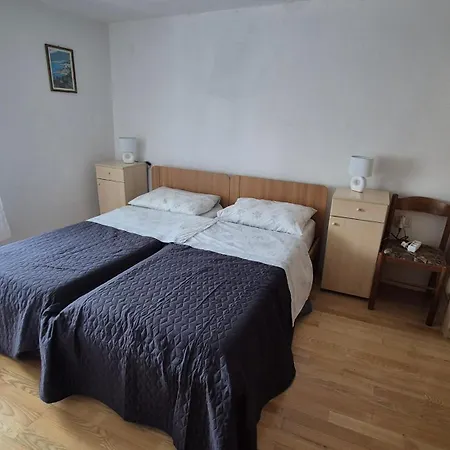 The View House Lucano Vidovic